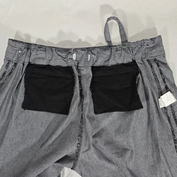 VINTAGE Striped Elastic Waist Drawstring Cargo BERMUDA Shorts Women's Size L/XL. - Picture 12 of 17